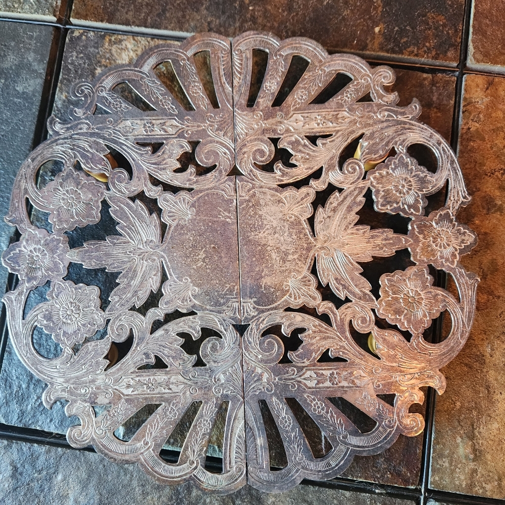 Vintage Wallace 7322 Silverplate Footed Etched Trivet 8.5"